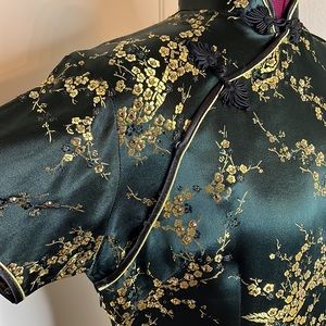 Mei Gui Heavily rhinestoned cheongsam